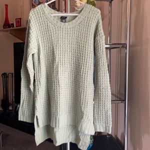 A long navy green sleeve shirt